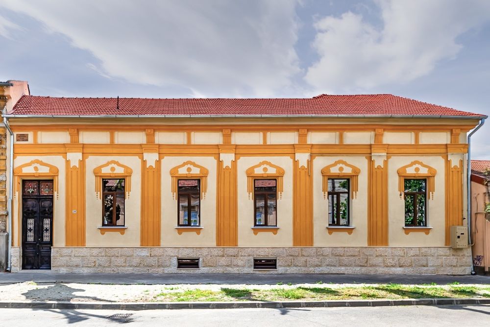 Vand sau schimb.Bijuterie arhitecturala ultracentral