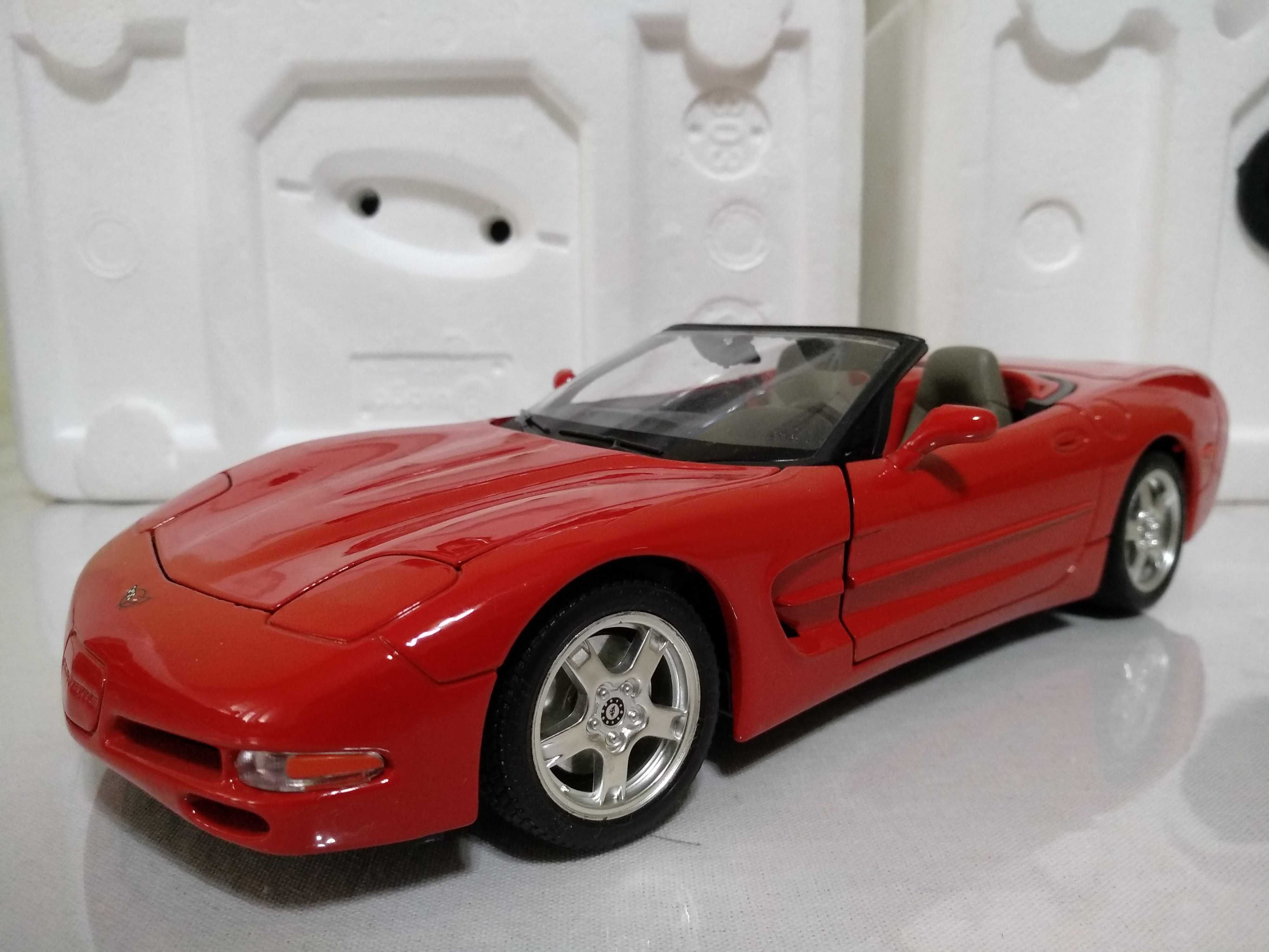 Моделька BBURAGO 1/18, CHEVROLET CORVETTE Convertible.