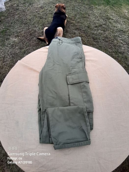 Pantaloni si geci tactice