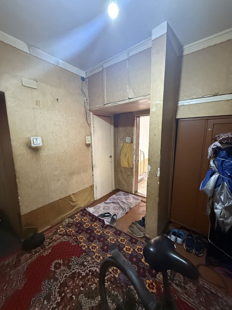 Срочно продаётся квартира Мирабадский р-н Куйлюк 4 2/1/4 62м2