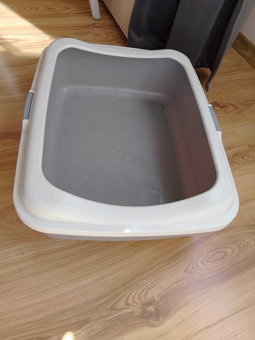 Котешка тоалетна