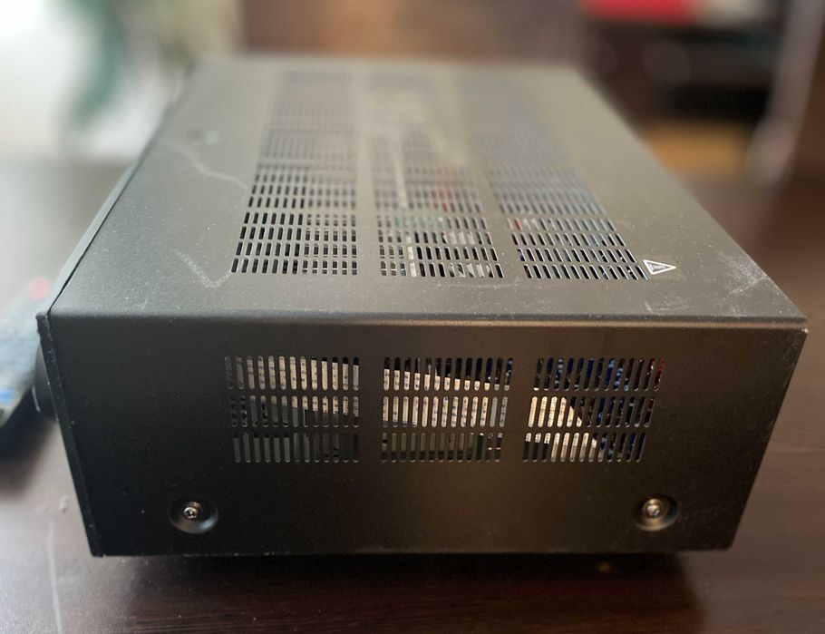 Yamaha A-S201 интегриран стерео усилвател