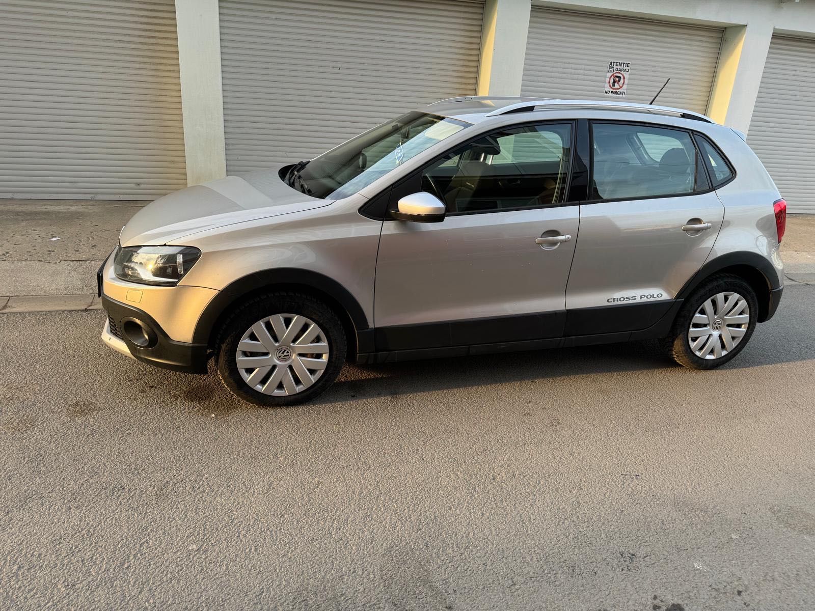 Vând vw polo cross