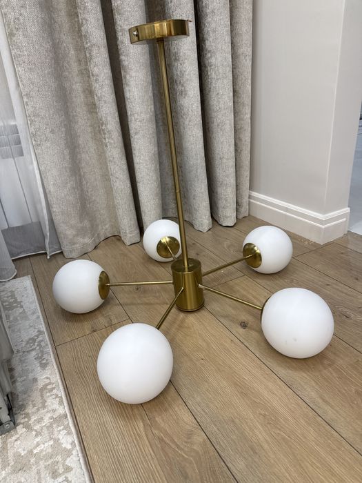 Люстра в идеальном состоянии