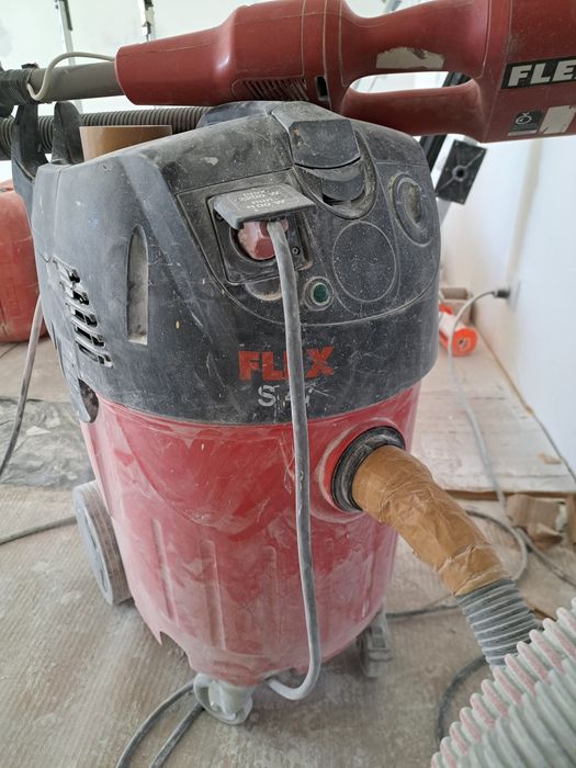 Жираф Flex и прахосмукачка