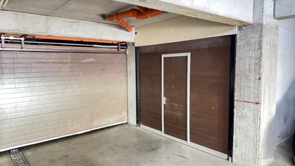Inchiriez garaj/spatiu depozitare Str.Stejarului, Floresti
