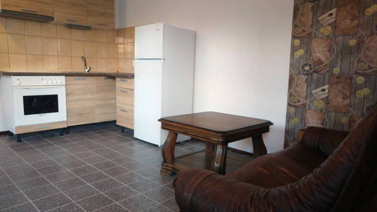 Дава се под наем Двустаен апартамент в София, Витоша - 44 кв.м за 382.5 € - Снимка #3