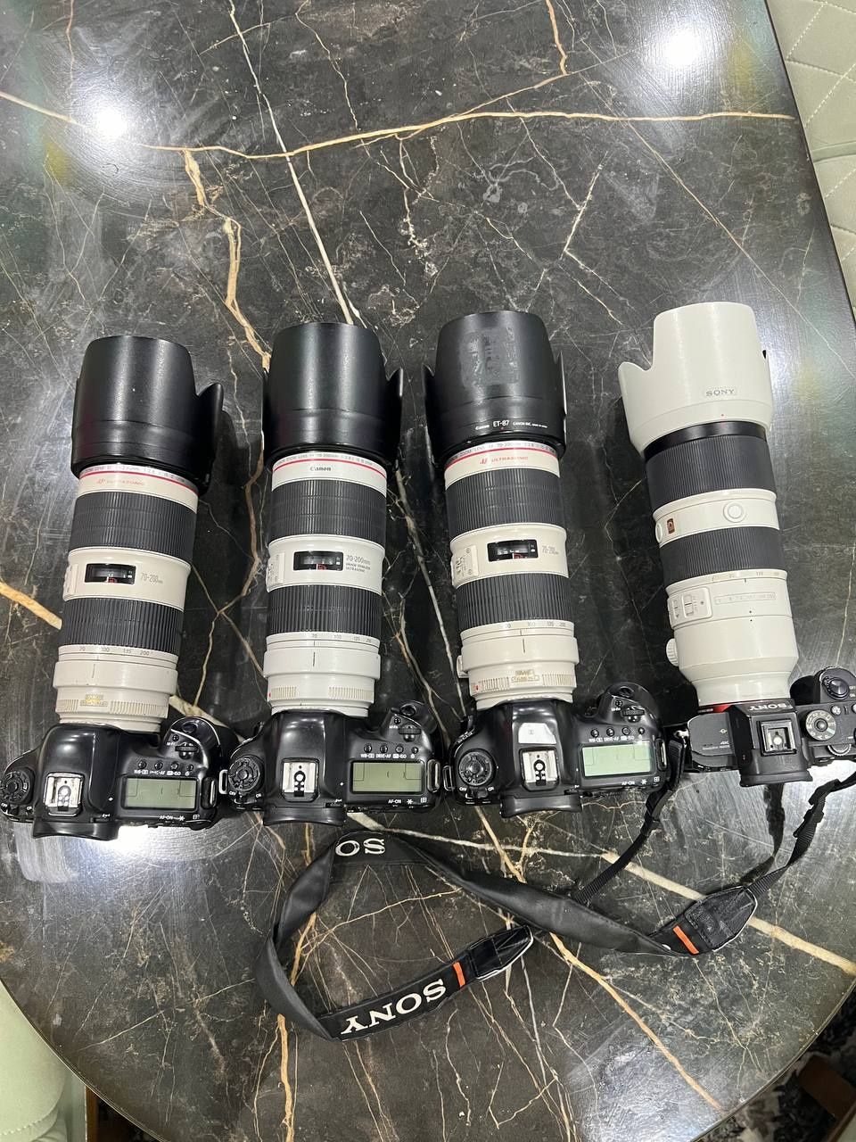 Фотоаппарат  canon mark 4. Sony r3.