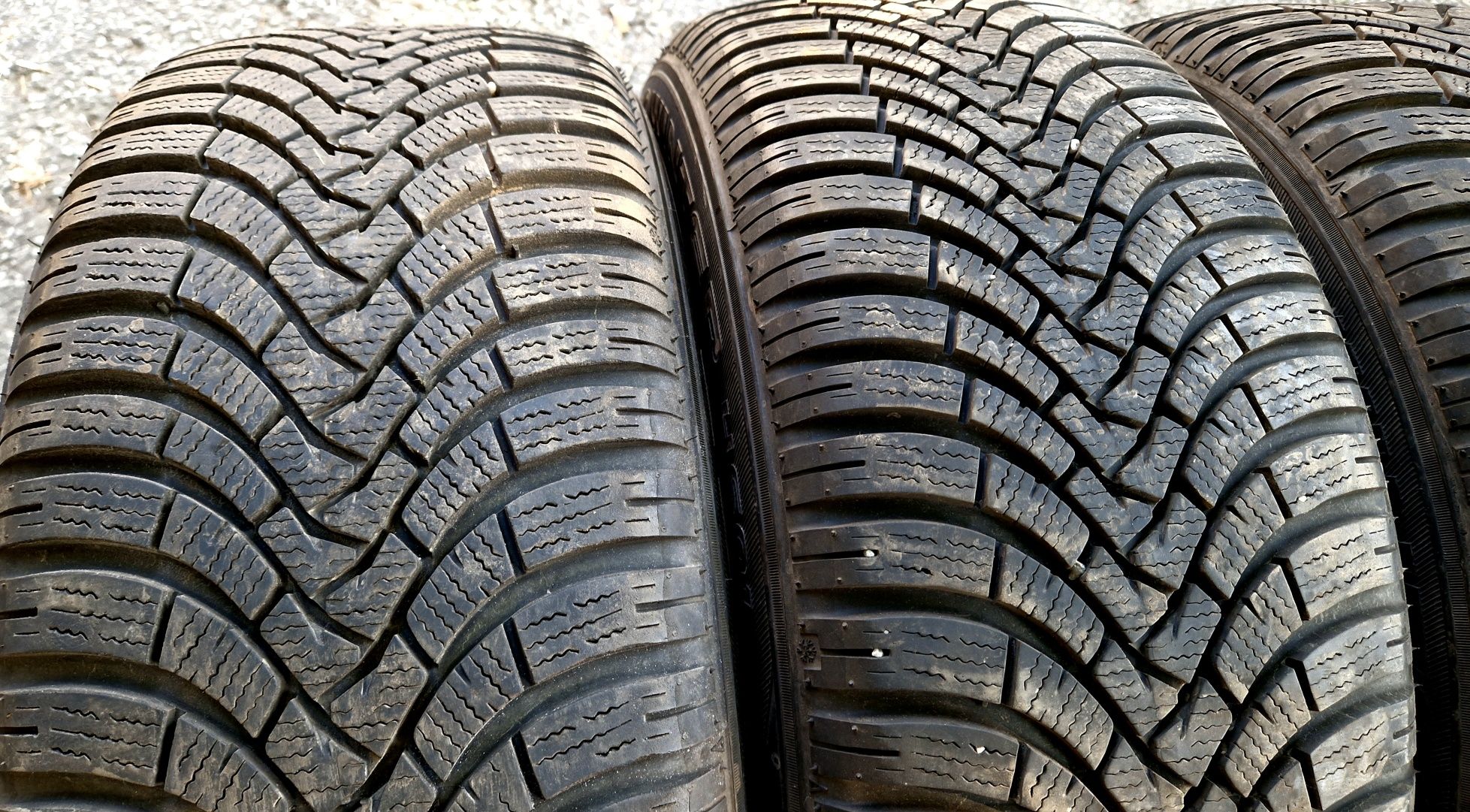 7мм 225/55/17 зимни гуми Falken Eurowinter HS01
