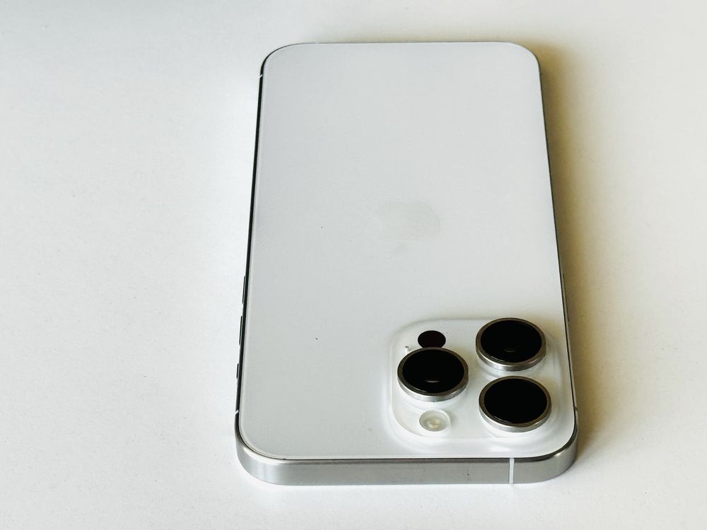 Iphone 15 Pro Max 256GB White Titanium 100% Батерия Гаранция 6 месеца