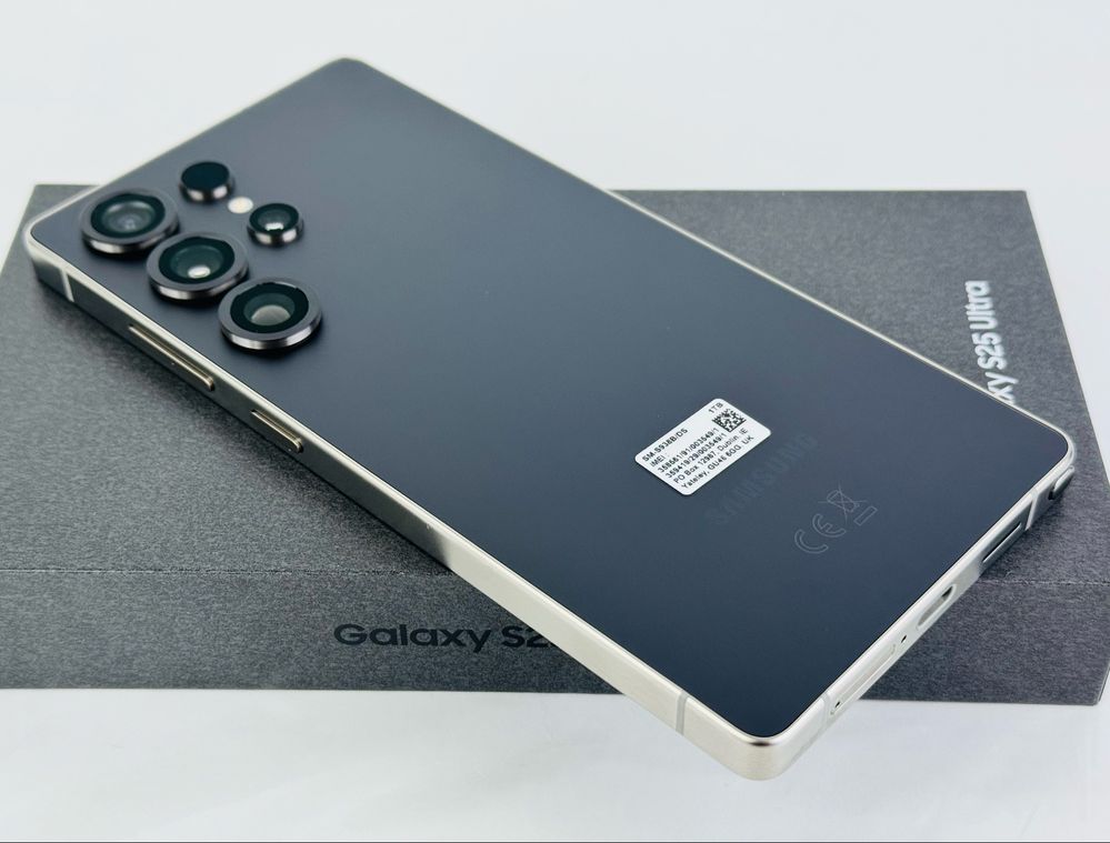 Samsung Galaxy S25 Ultra 5G 1TB 12RAM Black КАТО НОВ! Гаранция!