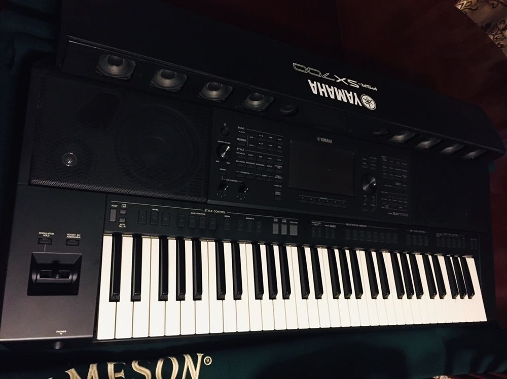 Yamaha PSR-SX700