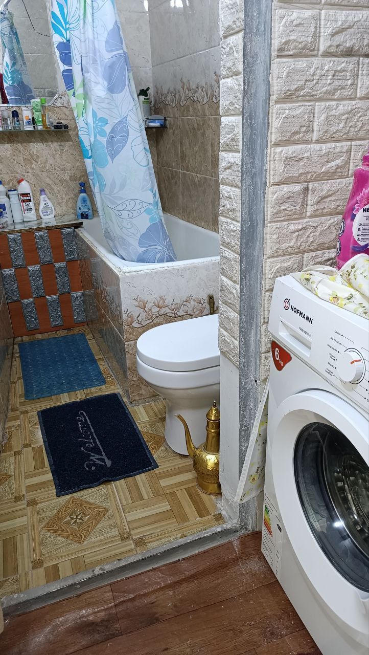 Ховли сотилади. Барча шароитлар бор.
