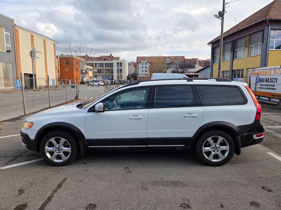 Volvo XC70 2.4 D5 - vând sau schimb cu 4x4 benzină