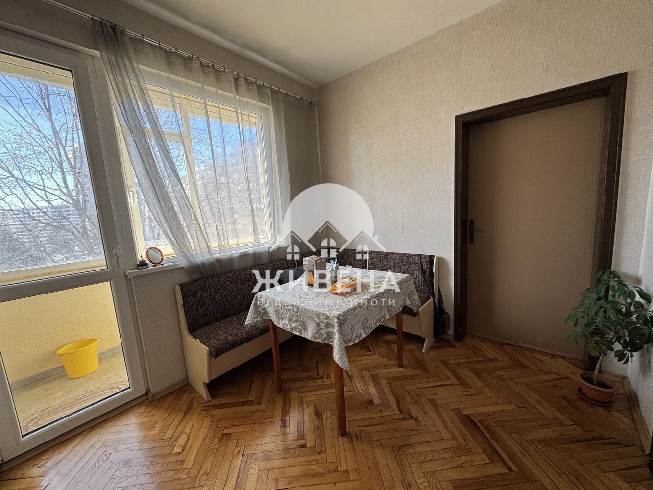 Продавам панелен апартамент, 92 кв.м, кв. Трошево