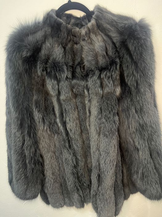 Blană naturală de culoare gri