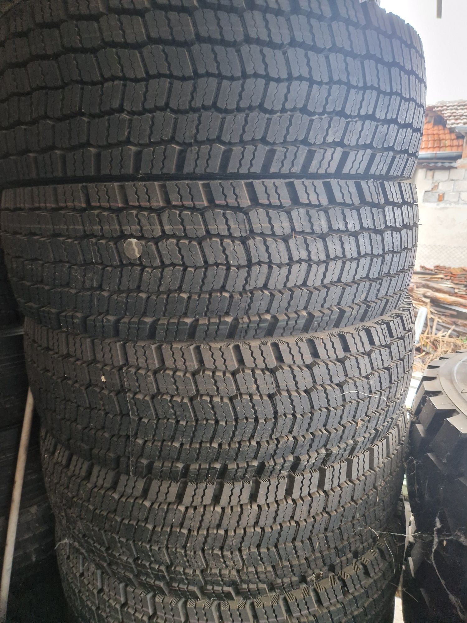 Нови гуми 315/70/22.5 CONTINENTAL