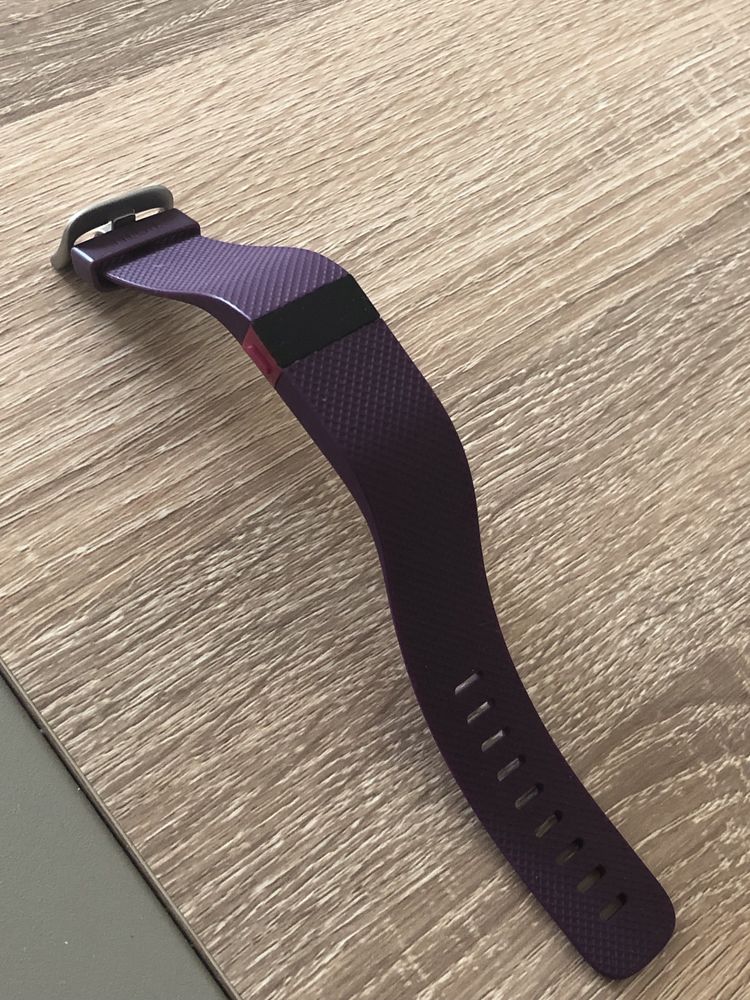 Спортивный браслет Fitbit Charge HR фиолетовый