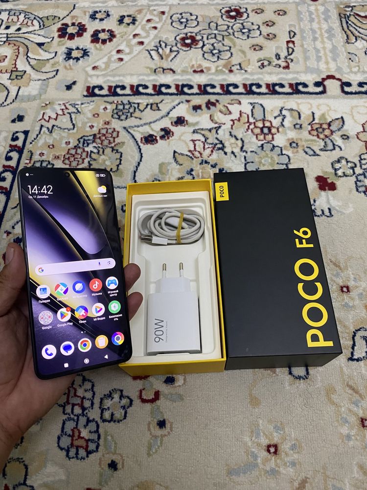 Poco F6 5G. Как новый 12/512