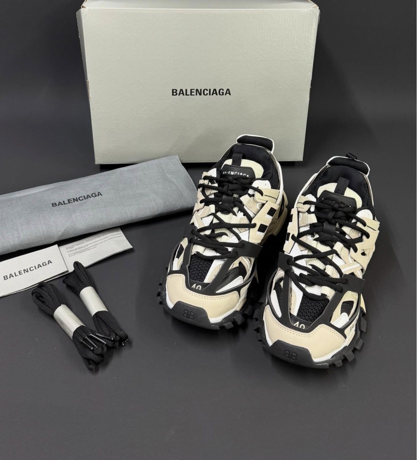 Дамски Balenciaga truck