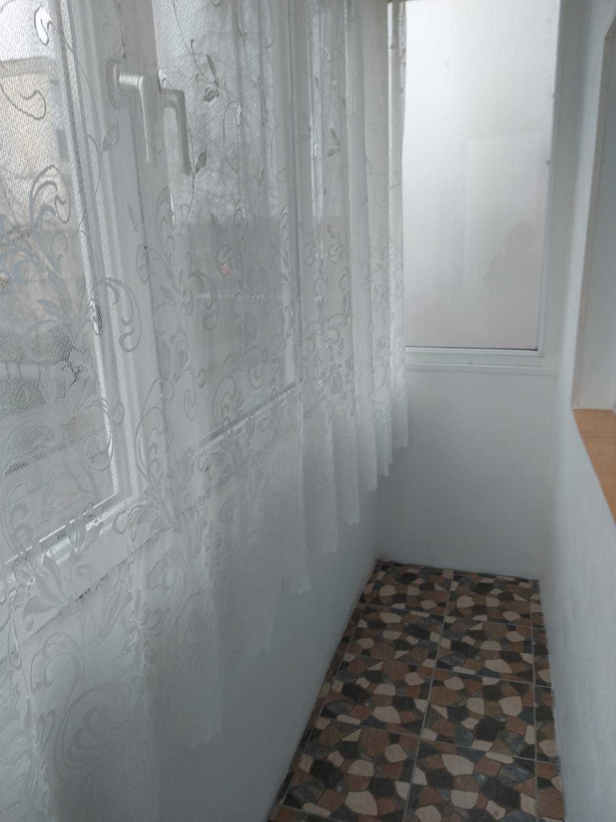 Vand Apartament 3 camere Rovinari