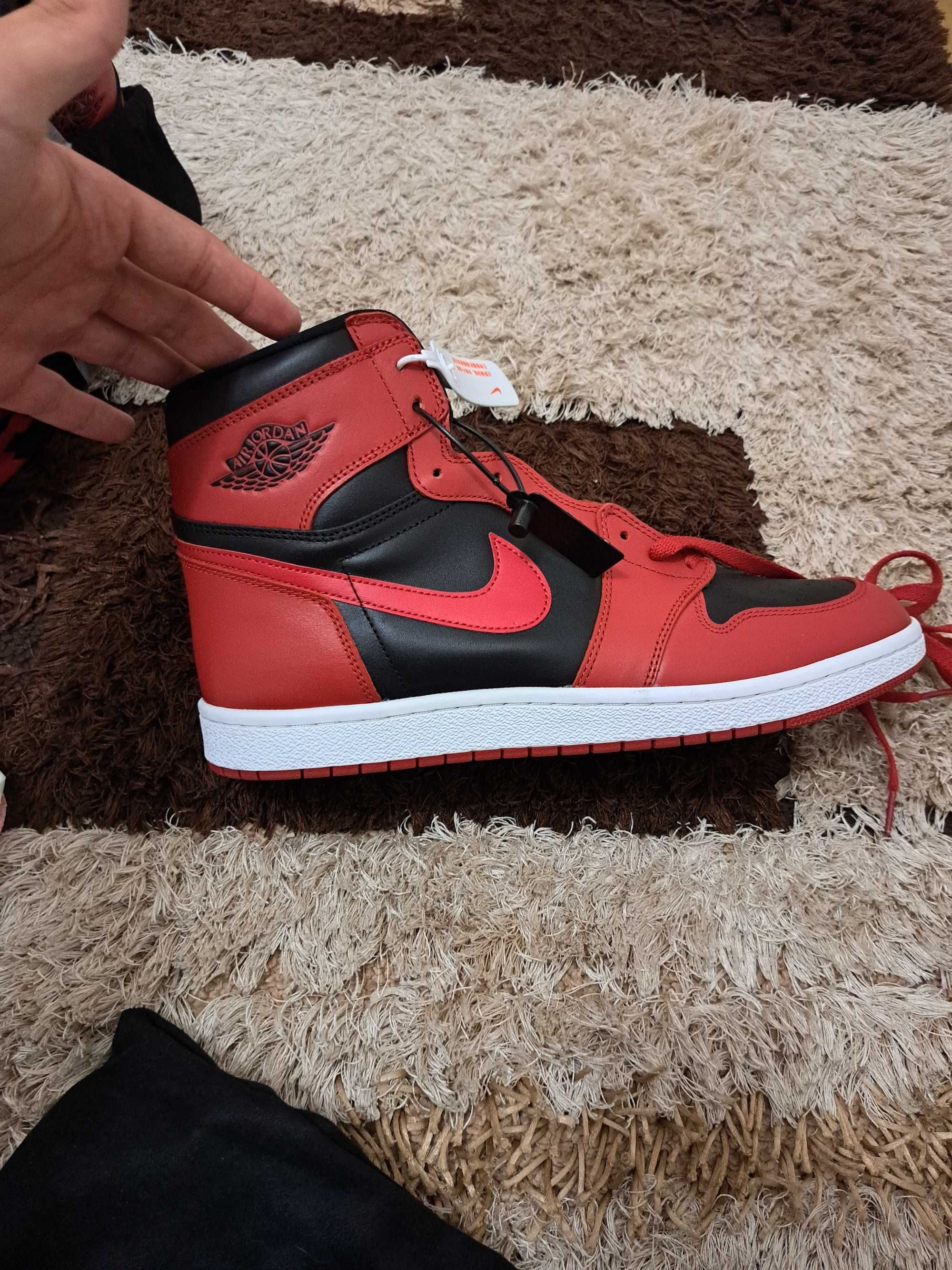 Air jordan 1 varsity red