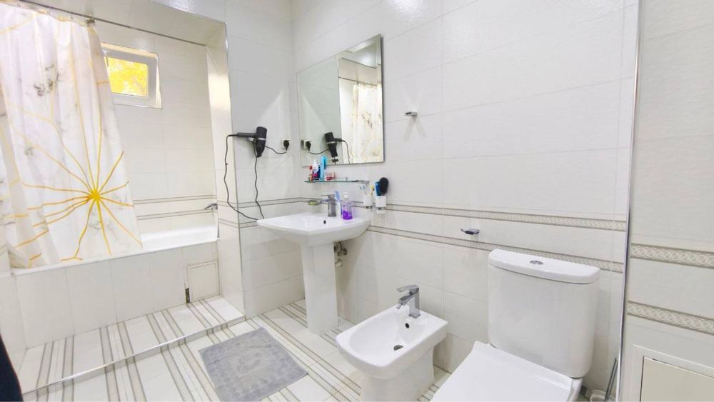 Студентам,мальчикам,девочкам!Аренда 4 комнатной |БИЙ метро,М.Горький