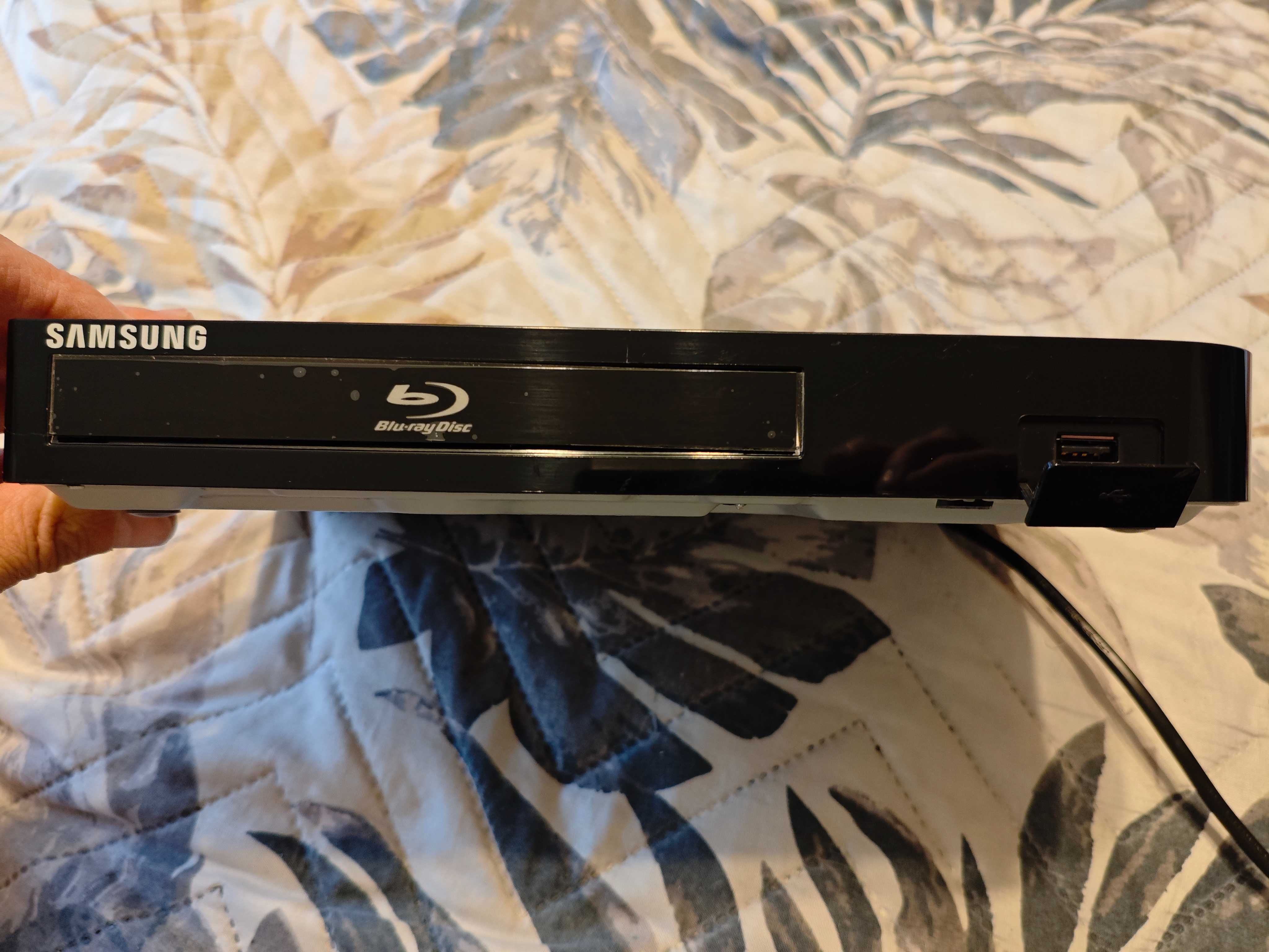 Samsung BD-F5100 Networking Blu-ray & DVD Player