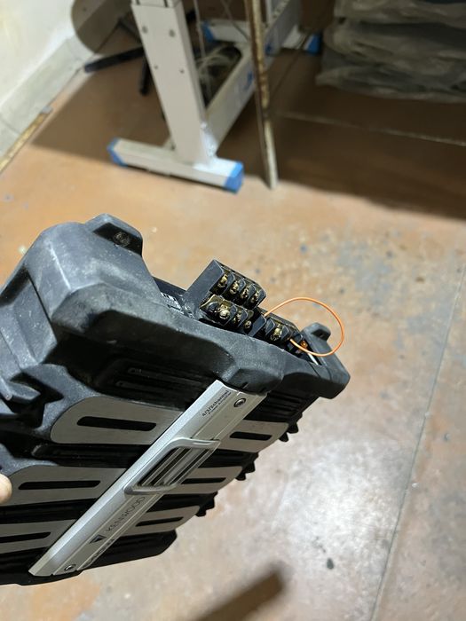 Indaneziya kalonka usilitil magnitola bt bor