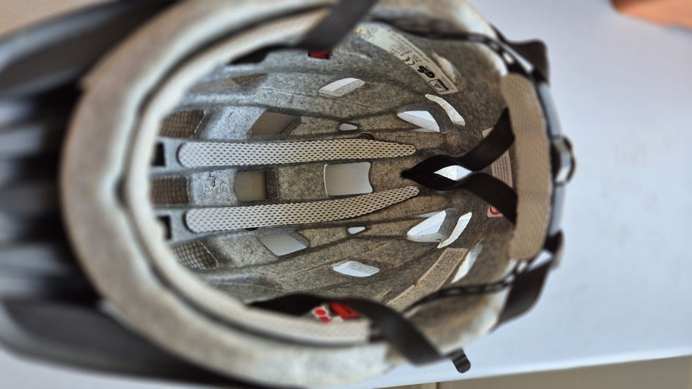 Cască bicicletă UVEX marimea 52-57