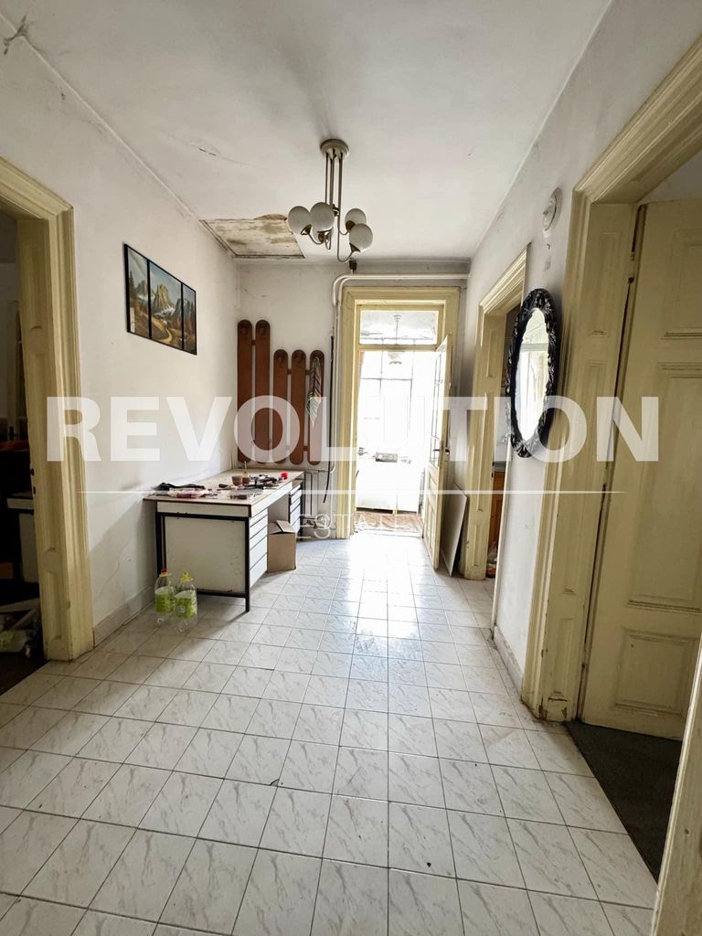 Продава се Етаж от къща в Пловдив, Център - 158 кв.м за 2026 €/кв.м - Снимка #7