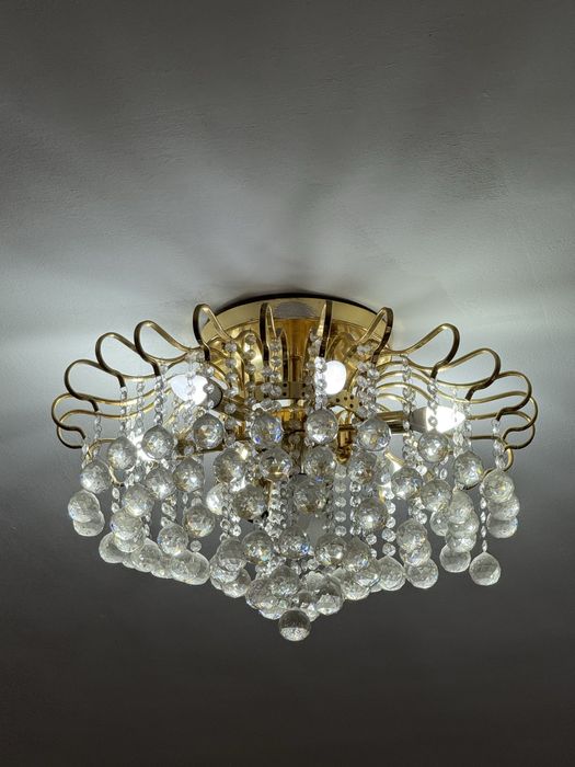 Продам люстру хрусталь в хорошем состояний