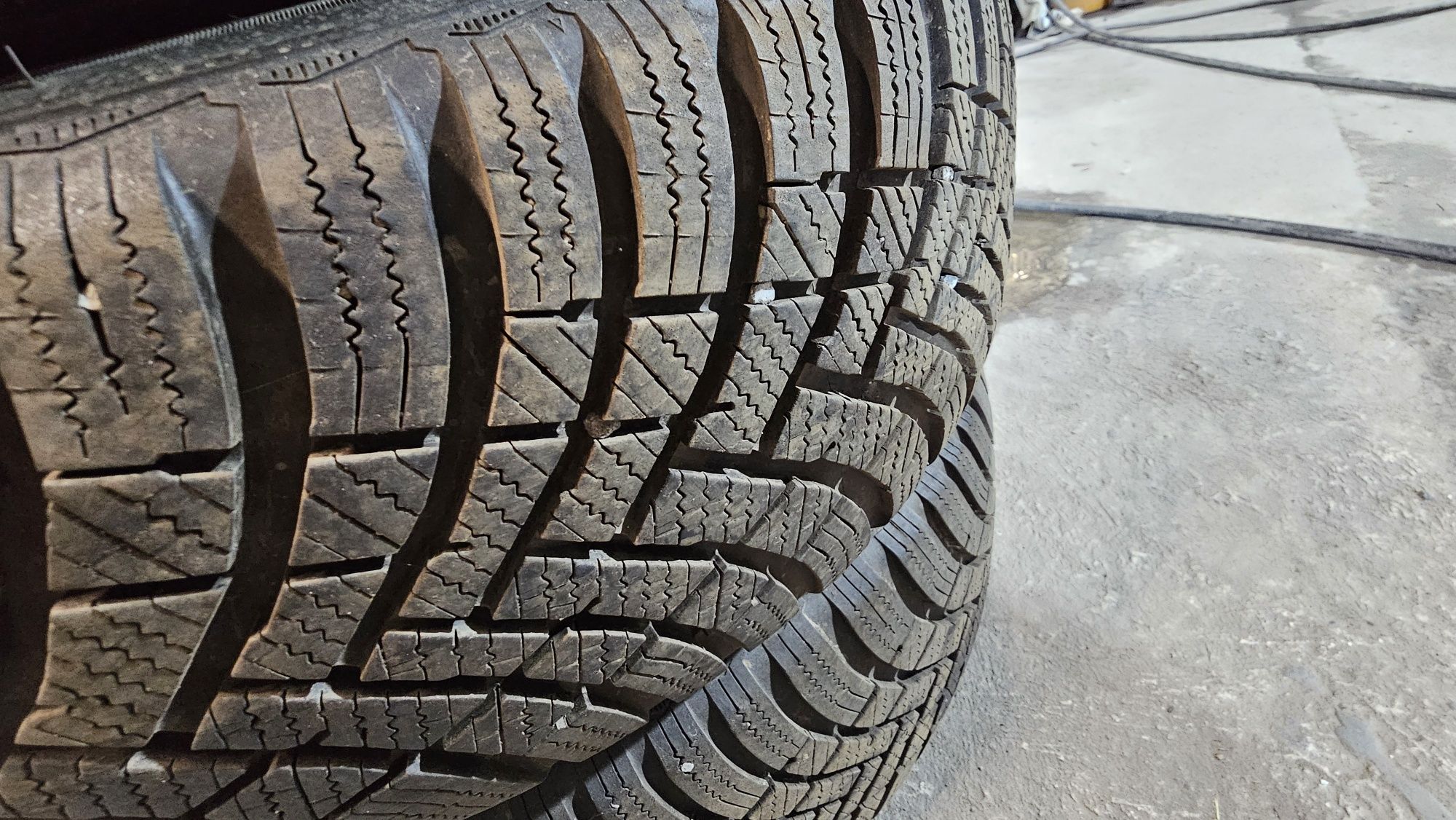 4бр. гуми HANKOOK 205/60/16, DOT 2024