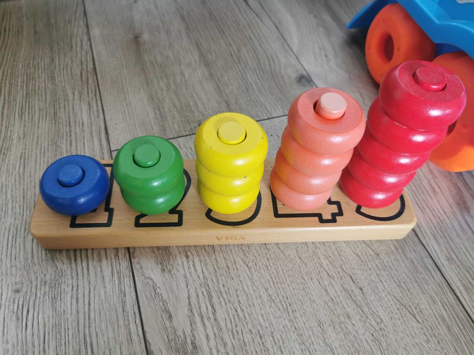 дървени фигурки / сортер