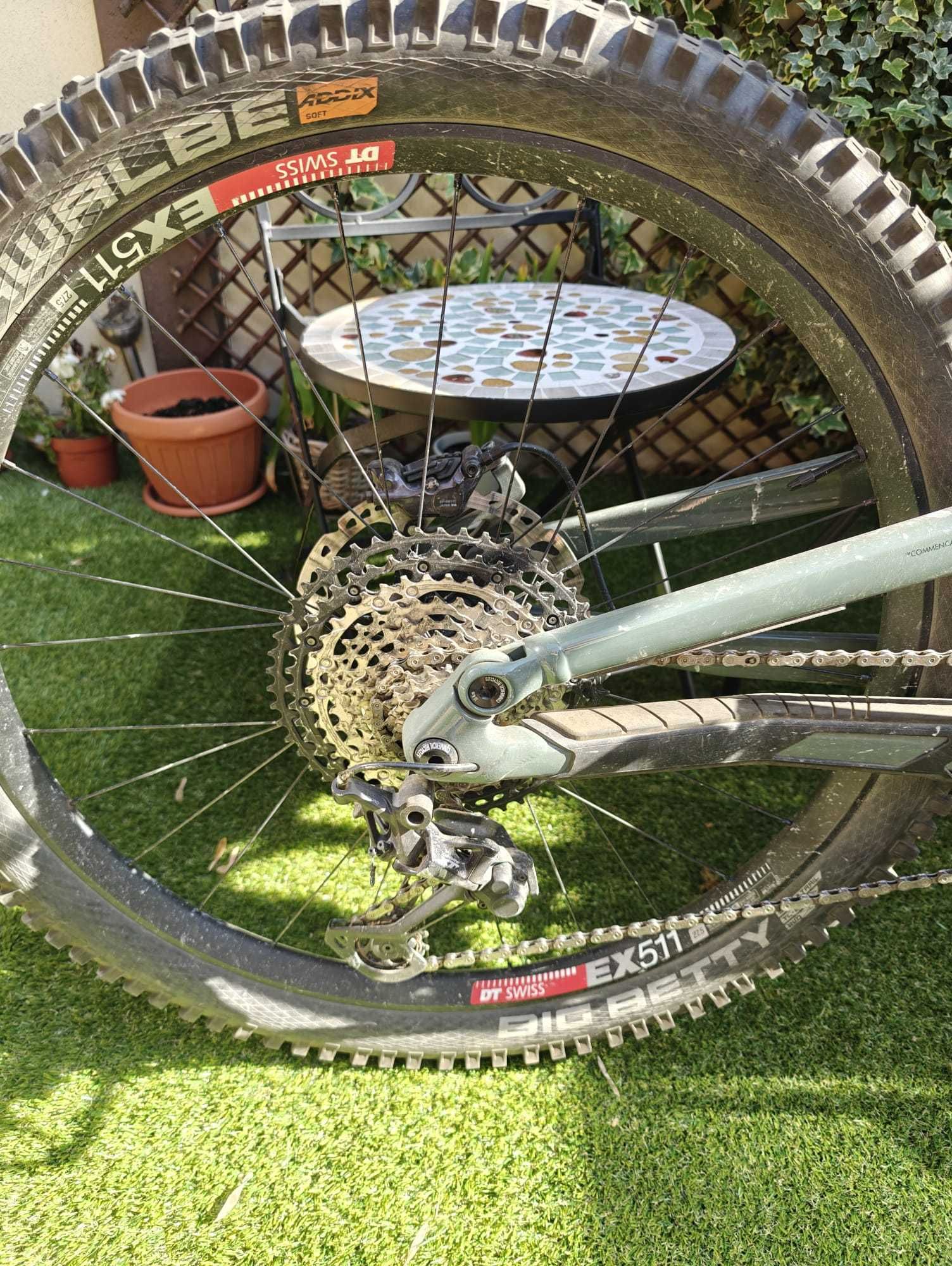 Vand bicicleta Commencal Clash OHLINS EDITION KEWICK GREEN Size S
