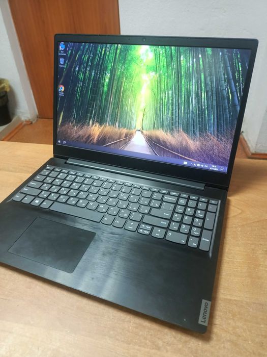 Ноутбук в хорошем состоянии для работы, учёбы.