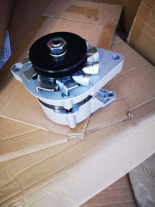 Alternator tractor foat toată gama 12 v 24 v se poate trimite prin cur