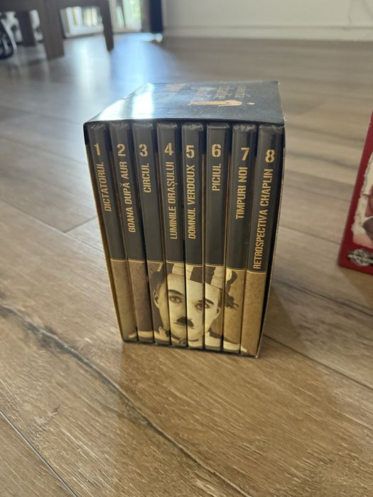 Vand colectie blu ray si dvd plus player blu ray Lg bonus !