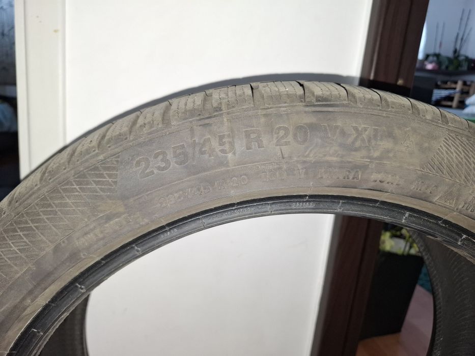 Continental Winter Contact 235/45 R20