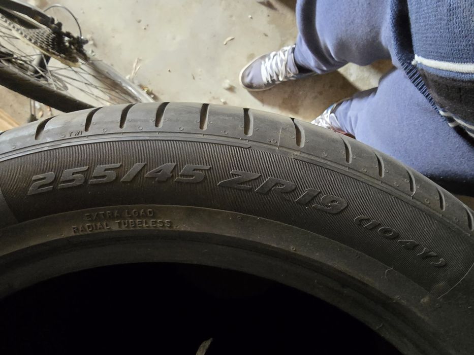 Vând anvelope de vara marca Pirelli