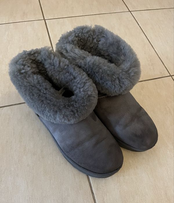 UGG marime 39 gri