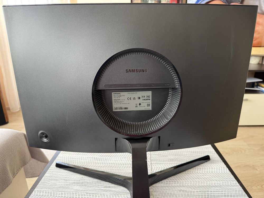 24” Геймърски монитор Samsung Odyssey G52F, 144Hz, извит/curved
