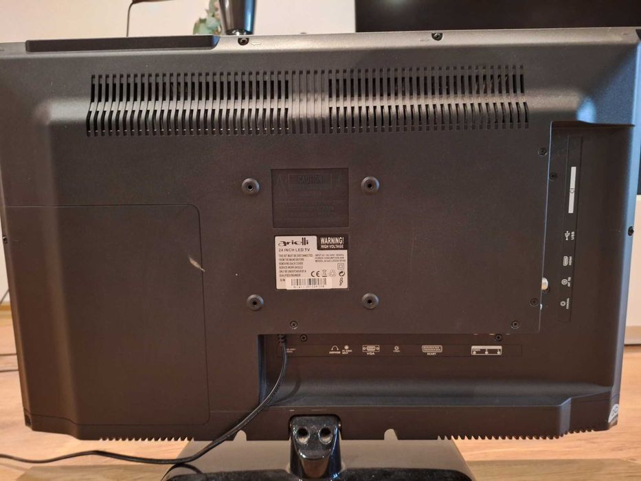 Телевизор Ариели 24 инча