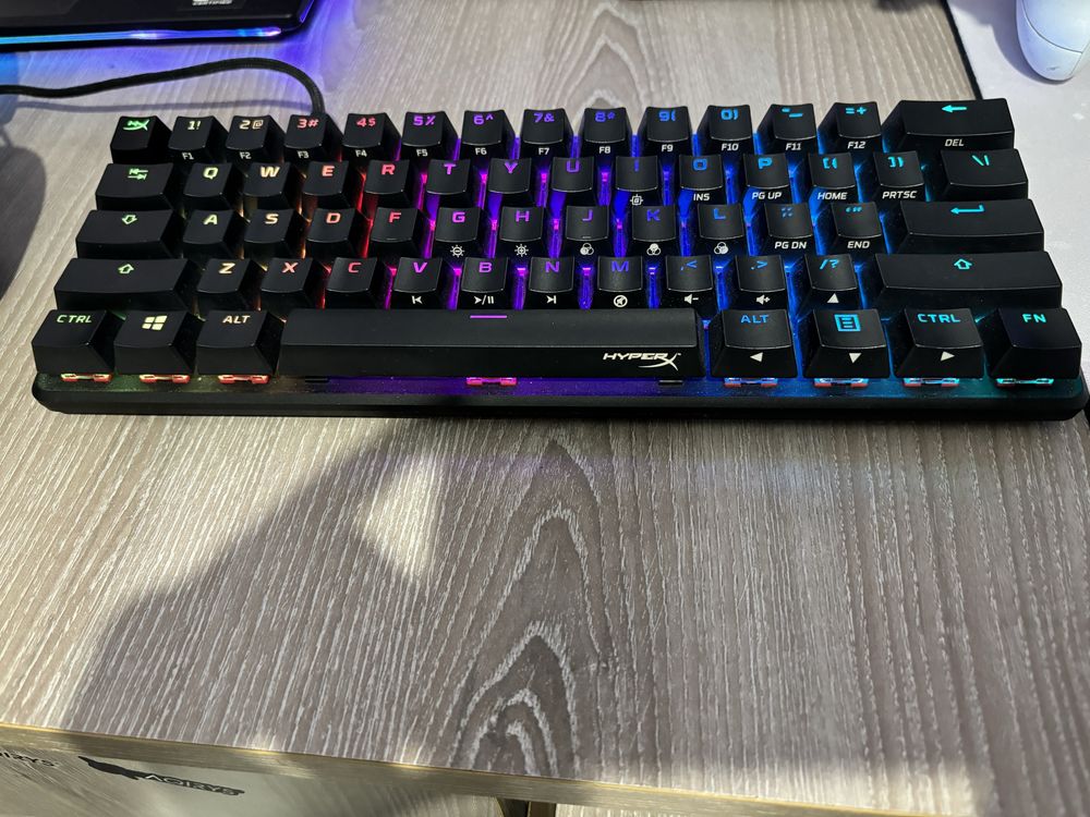 Tastatura   hyper x origins 60