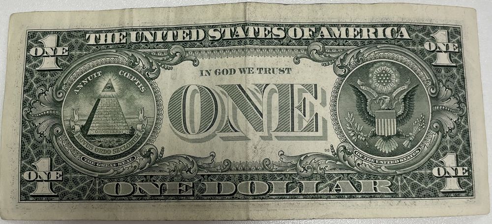 Продаю доллар 1999 года 7