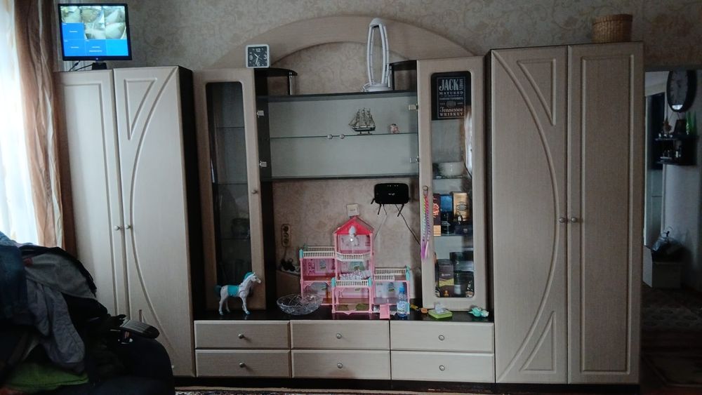 Срочно продам стенку шкаф