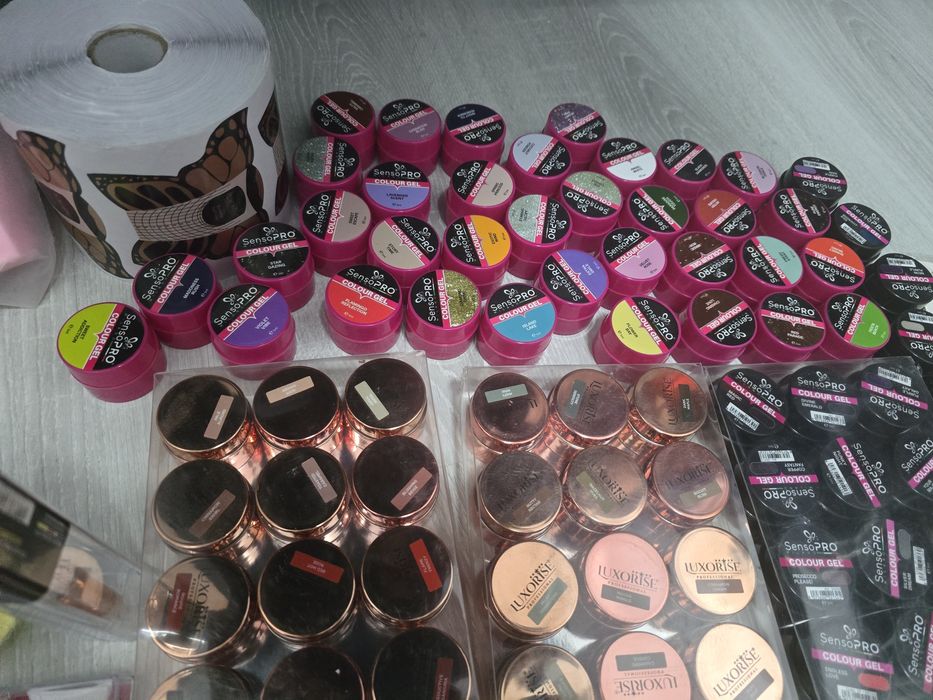 Vând tot ce se vede