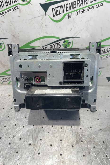 Radio cd A 906 900 51 03 A 906 900 51 03 A 906 900 51 03 Mercedes-Ben