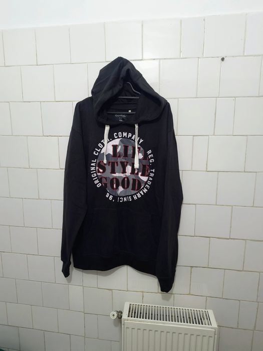 Hanorac marca Identic mărime xxl culoare neagra