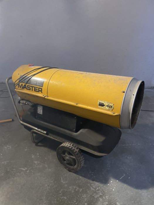 Suflanta aer cald pe motorina